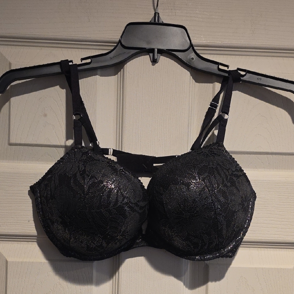 $89 Victoria's Secret Shimmering Black Lace Bra 36D Strappy Very Sexy Push Up
